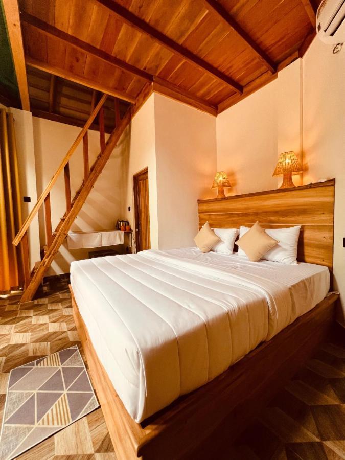 Turtle Wood Cabin Tangalle Bagian luar foto