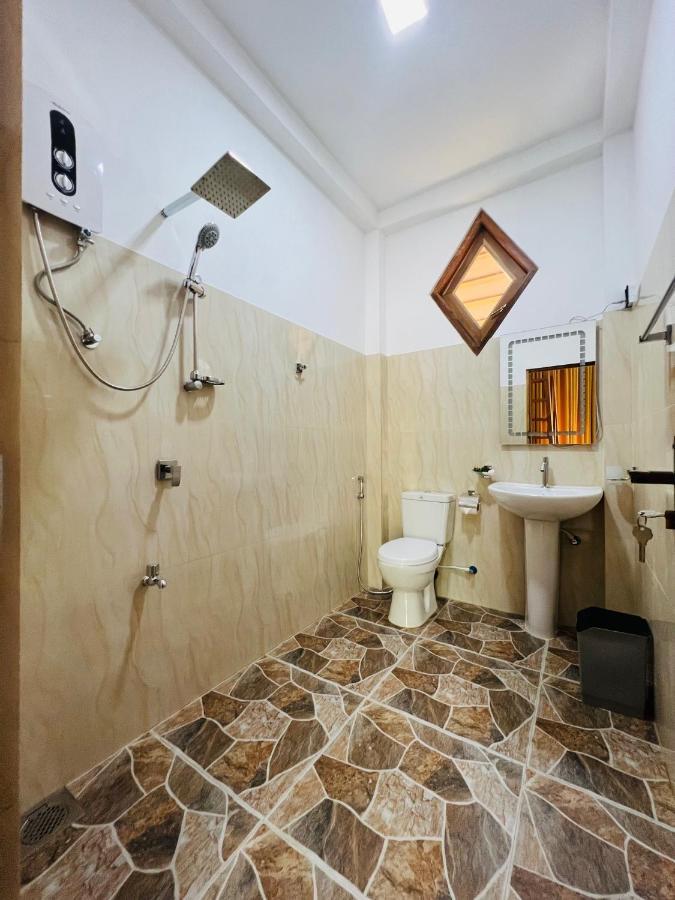 Turtle Wood Cabin Tangalle Bagian luar foto