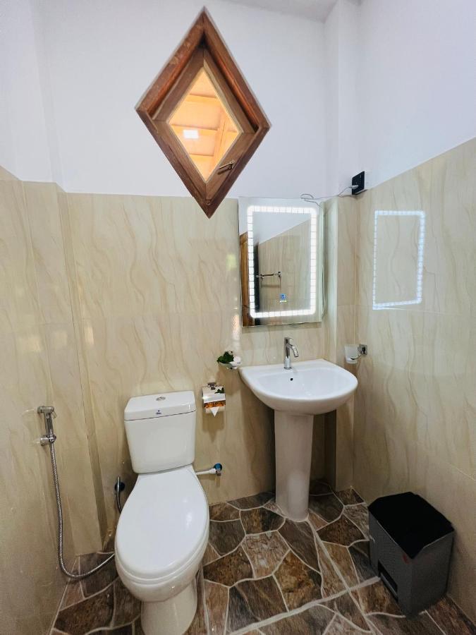 Turtle Wood Cabin Tangalle Bagian luar foto