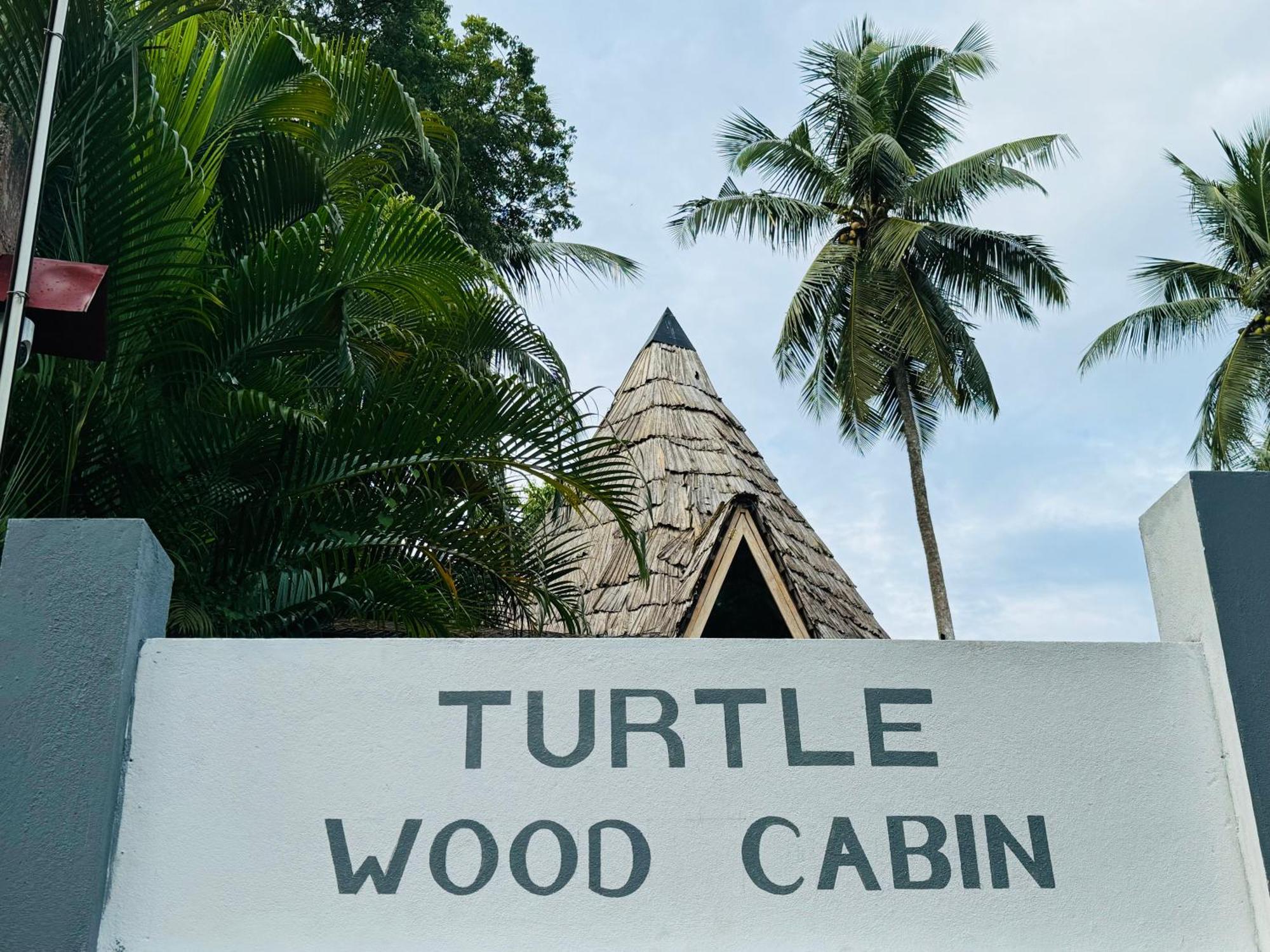 Turtle Wood Cabin Tangalle Bagian luar foto