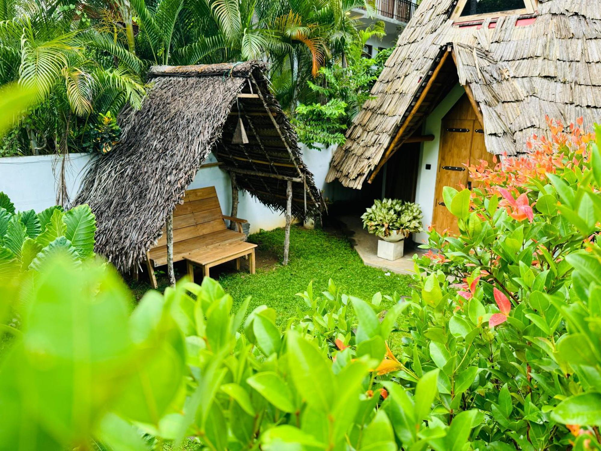Turtle Wood Cabin Tangalle Bagian luar foto
